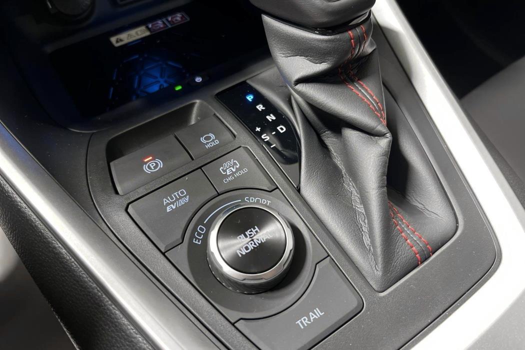 TOYOTA RAV4 Plug-in 2025