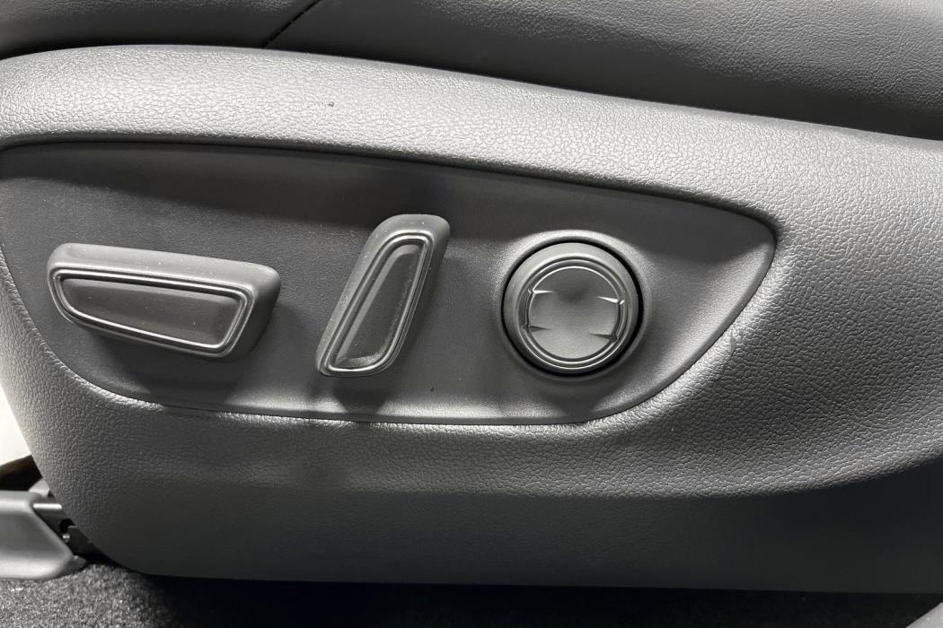 TOYOTA RAV4 Plug-in 2025