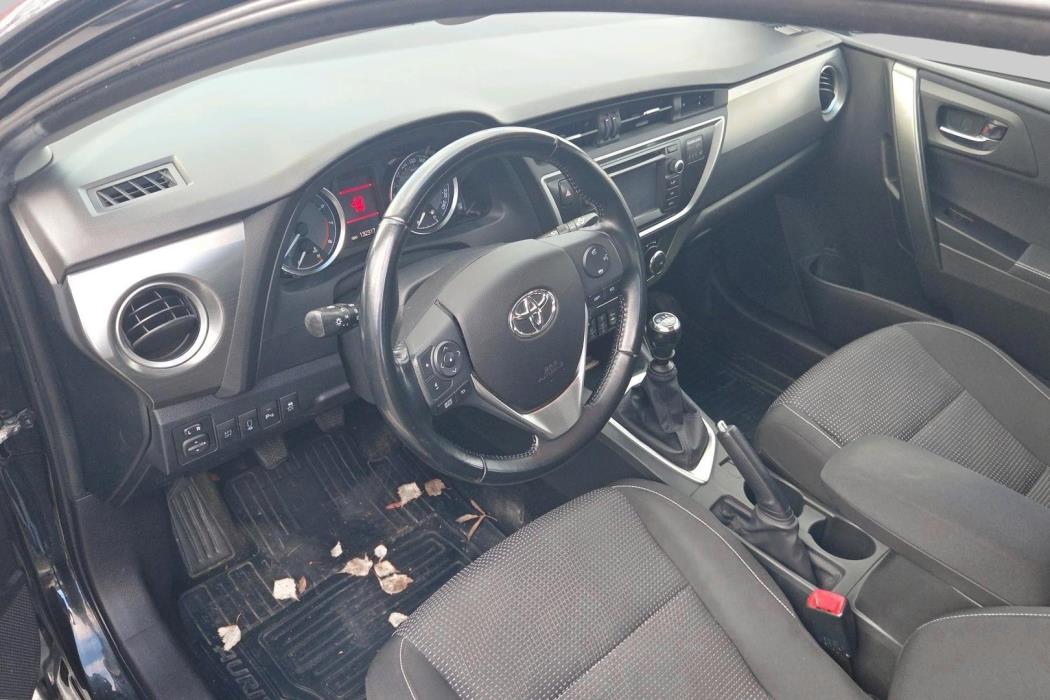 TOYOTA Auris 2014