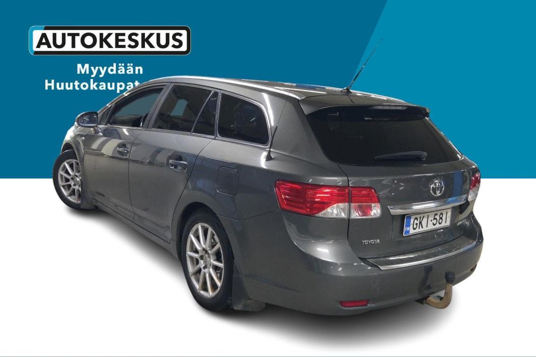 TOYOTA Avensis 2012