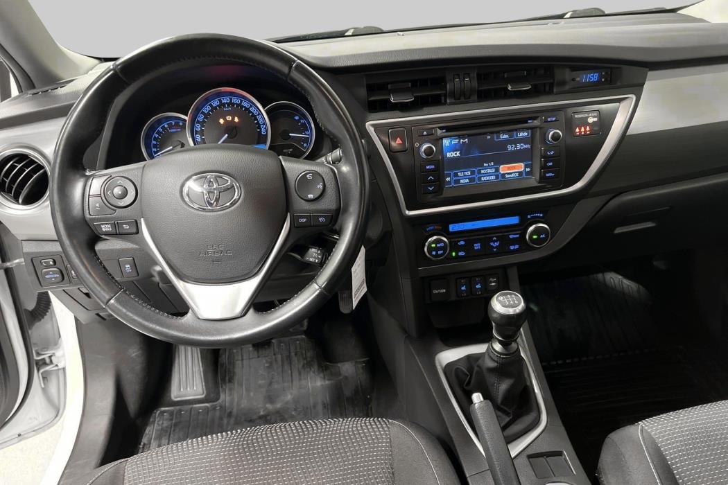 TOYOTA Auris 2014