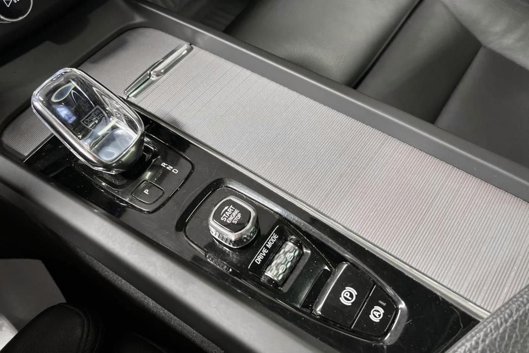 VOLVO XC60 2020