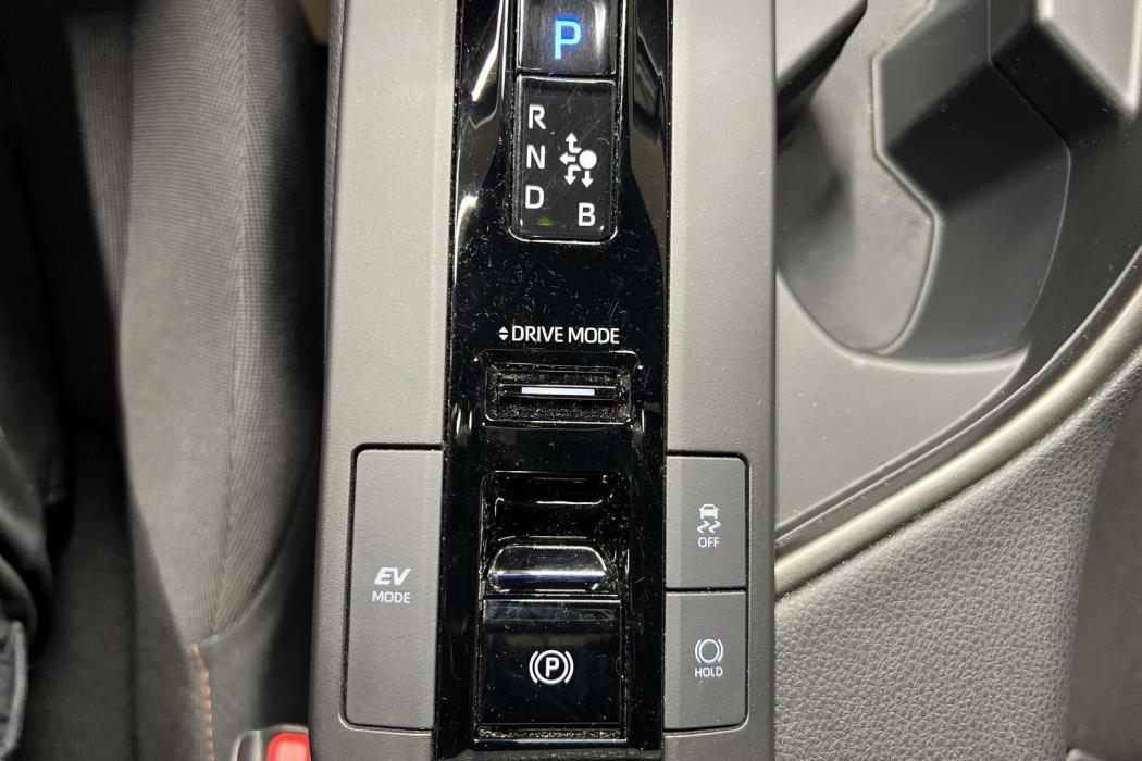 TOYOTA C-HR 2024