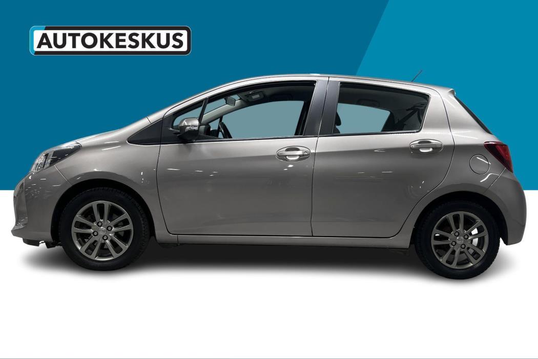 TOYOTA Yaris 2015