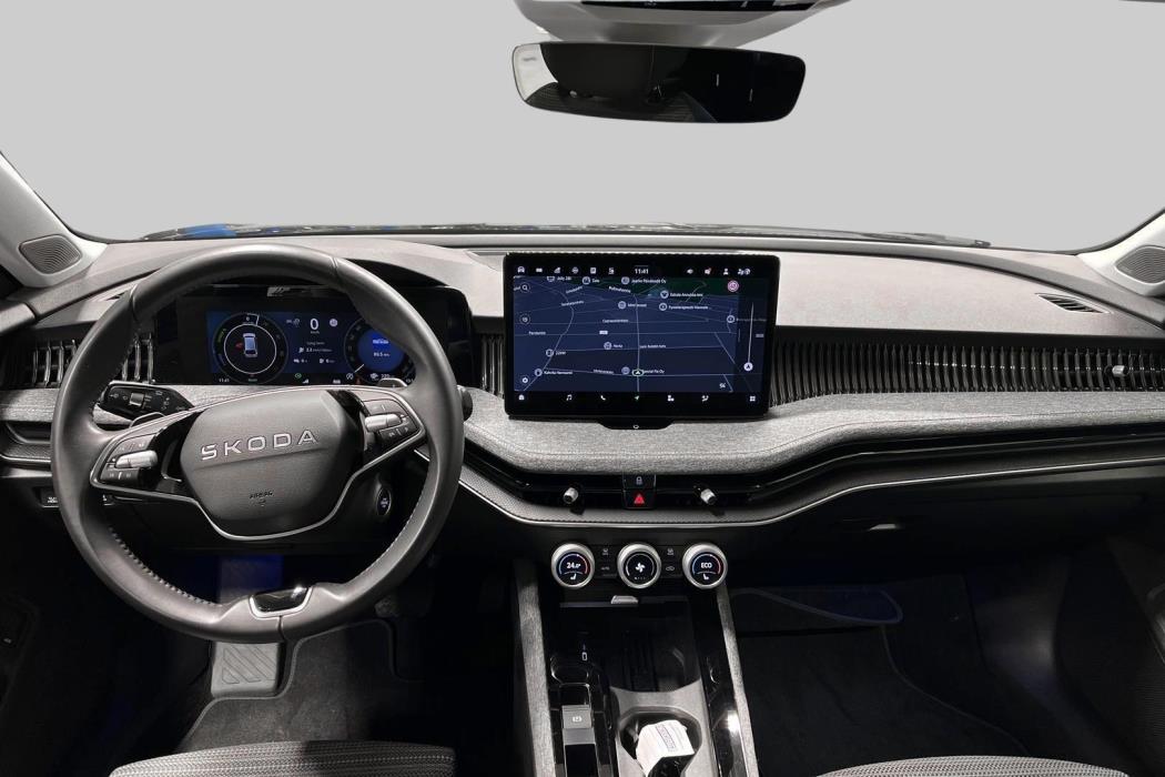 SKODA Superb 2025