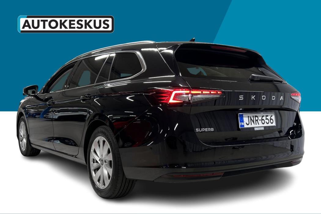 SKODA Superb 2025