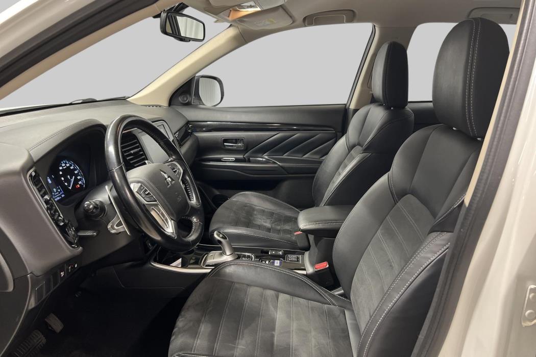 MITSUBISHI Outlander PHEV 2021