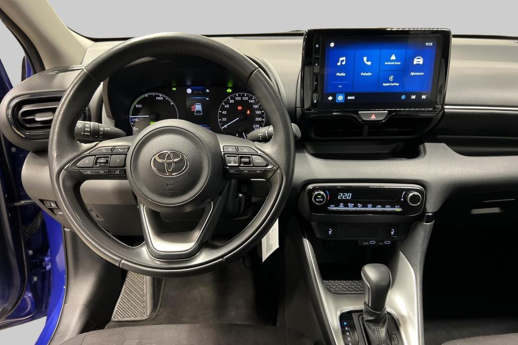 TOYOTA Yaris 2025