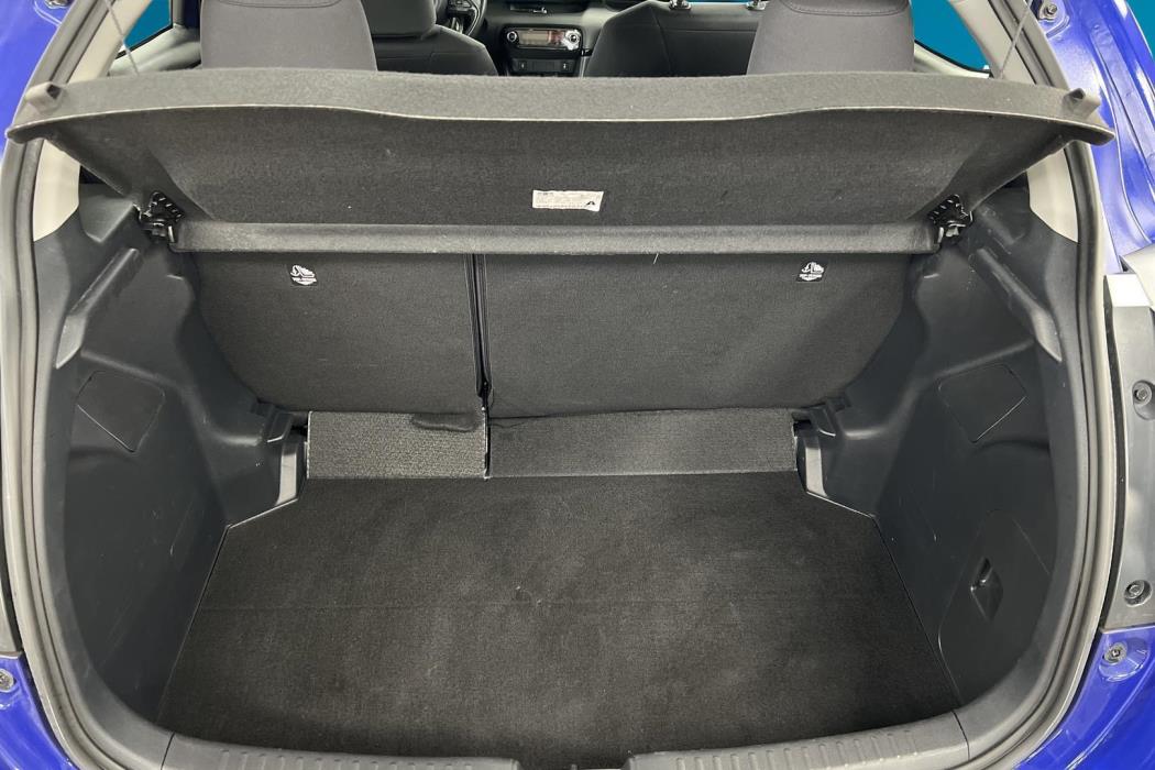 TOYOTA Yaris 2025