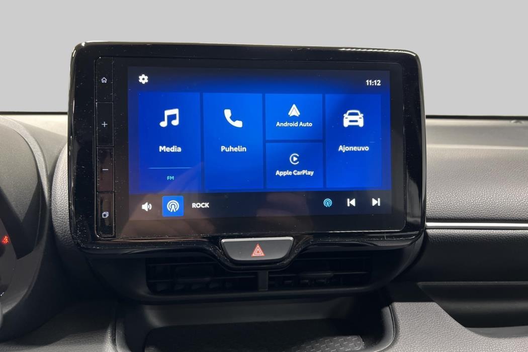 TOYOTA Yaris 2025