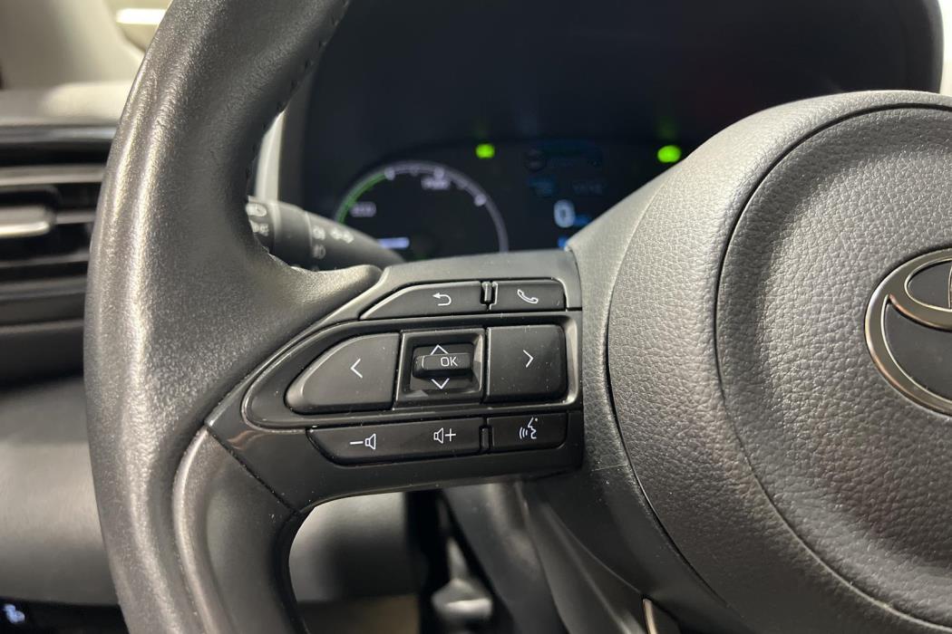 TOYOTA Yaris 2025