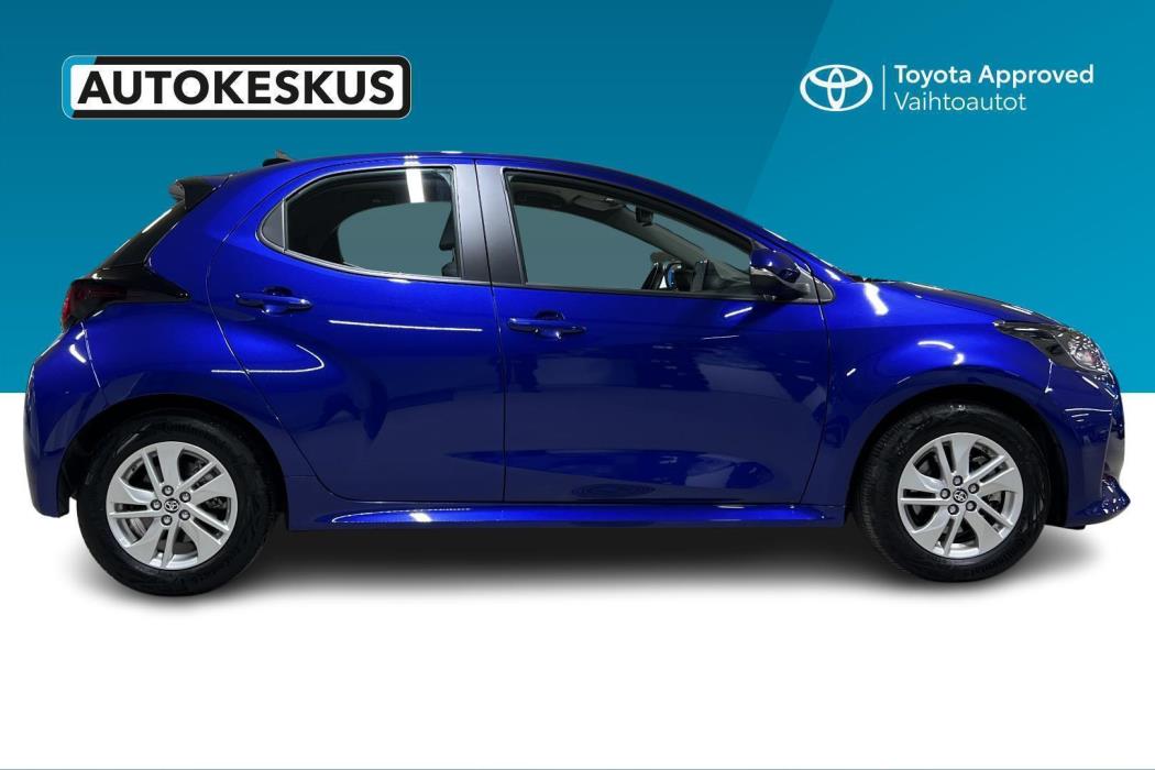 TOYOTA Yaris 2025