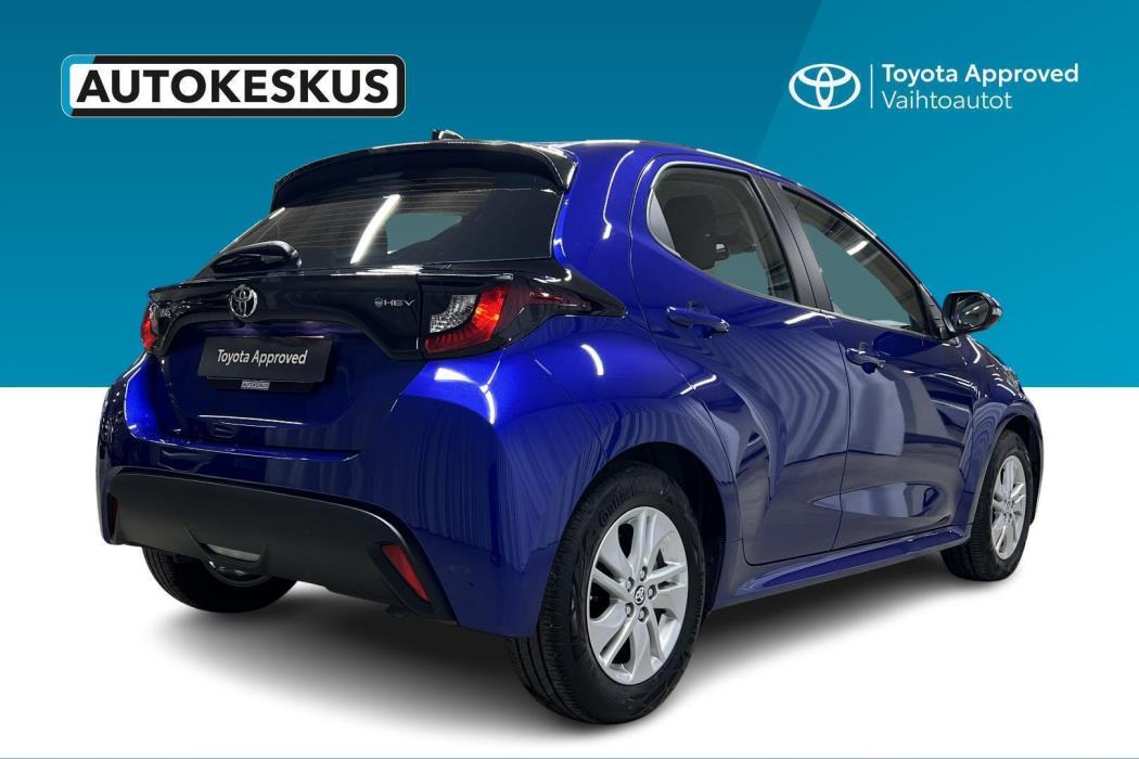 TOYOTA Yaris 2025