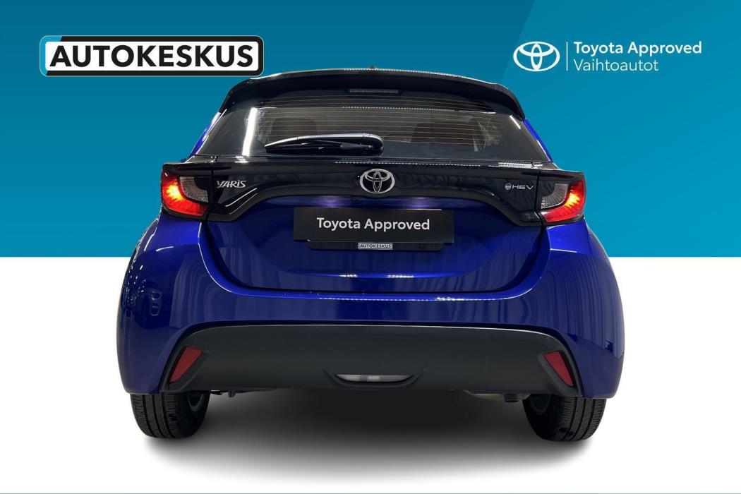 TOYOTA Yaris 2025