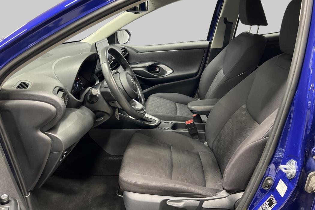 TOYOTA Yaris 2025