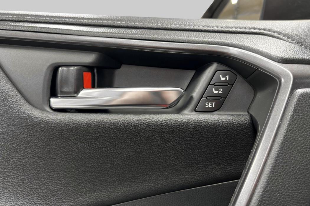 TOYOTA RAV4 PLUG-IN 2024