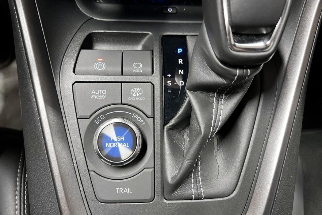 TOYOTA RAV4 PLUG-IN 2024