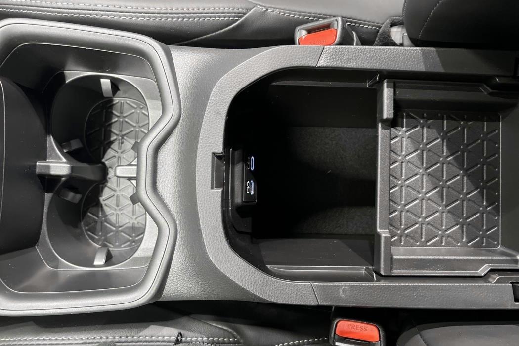 TOYOTA RAV4 PLUG-IN 2024