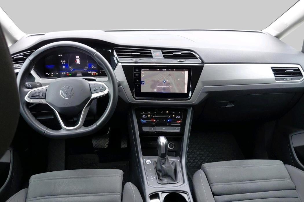 VOLKSWAGEN Touran 2023