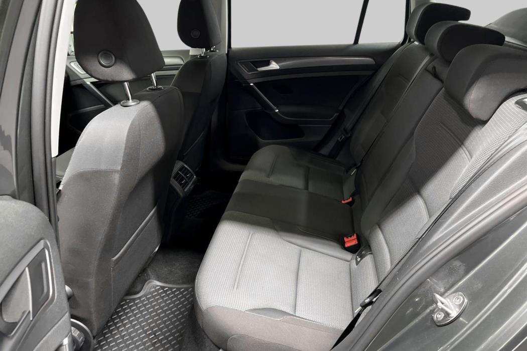 VOLKSWAGEN Golf 2019