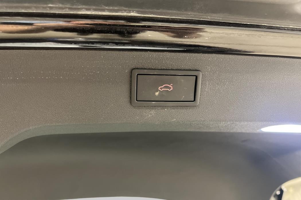 SKODA Enyaq 2025