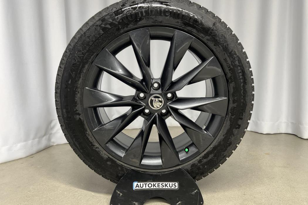 SKODA Enyaq 2025