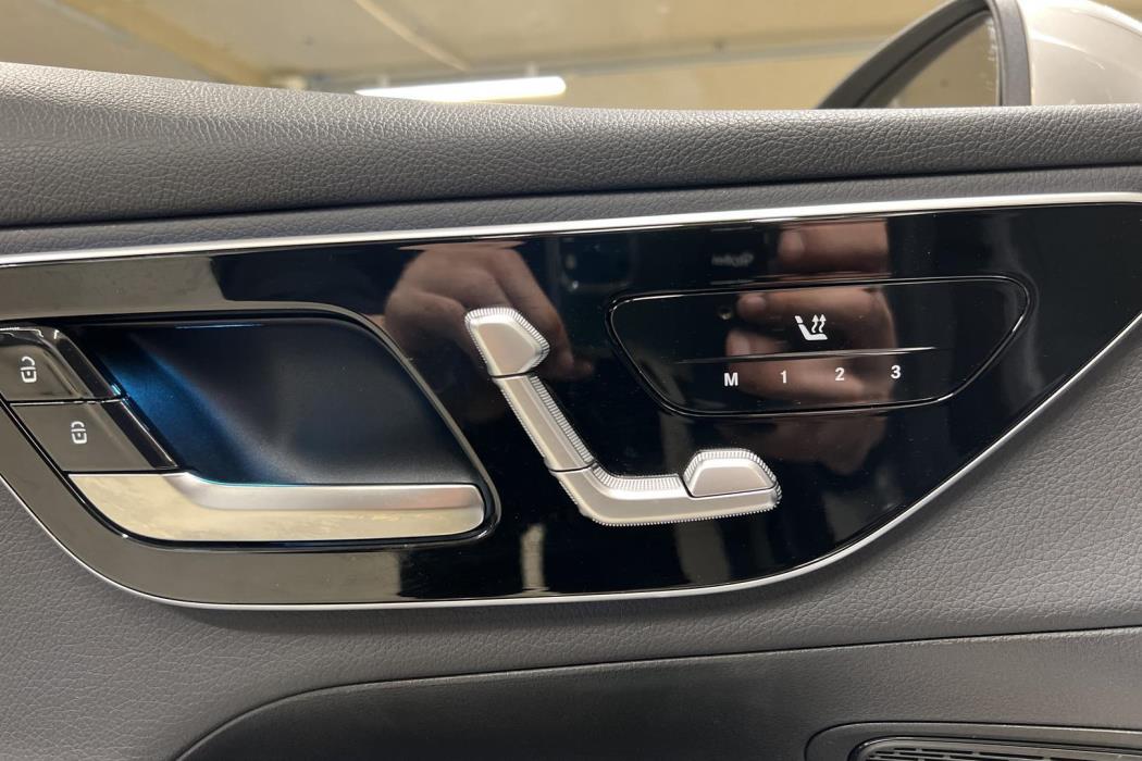 MERCEDES-BENZ GLC 2023