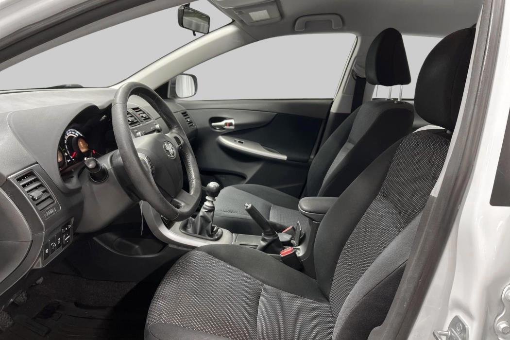 TOYOTA Corolla 2012