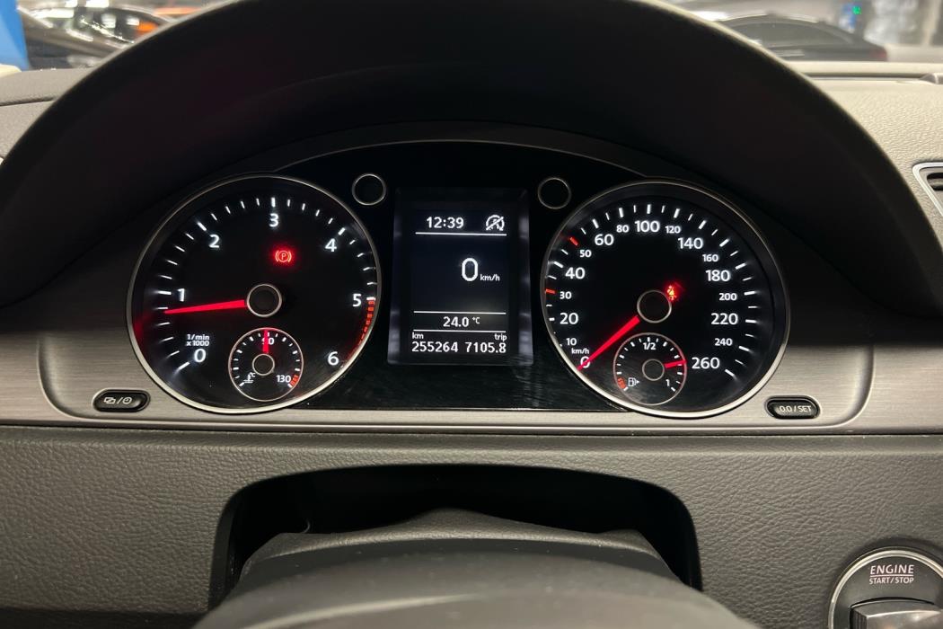 VOLKSWAGEN Passat 2013