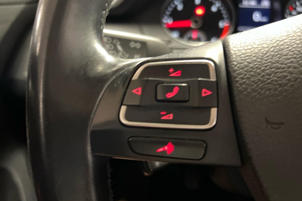 VOLKSWAGEN Passat 2013