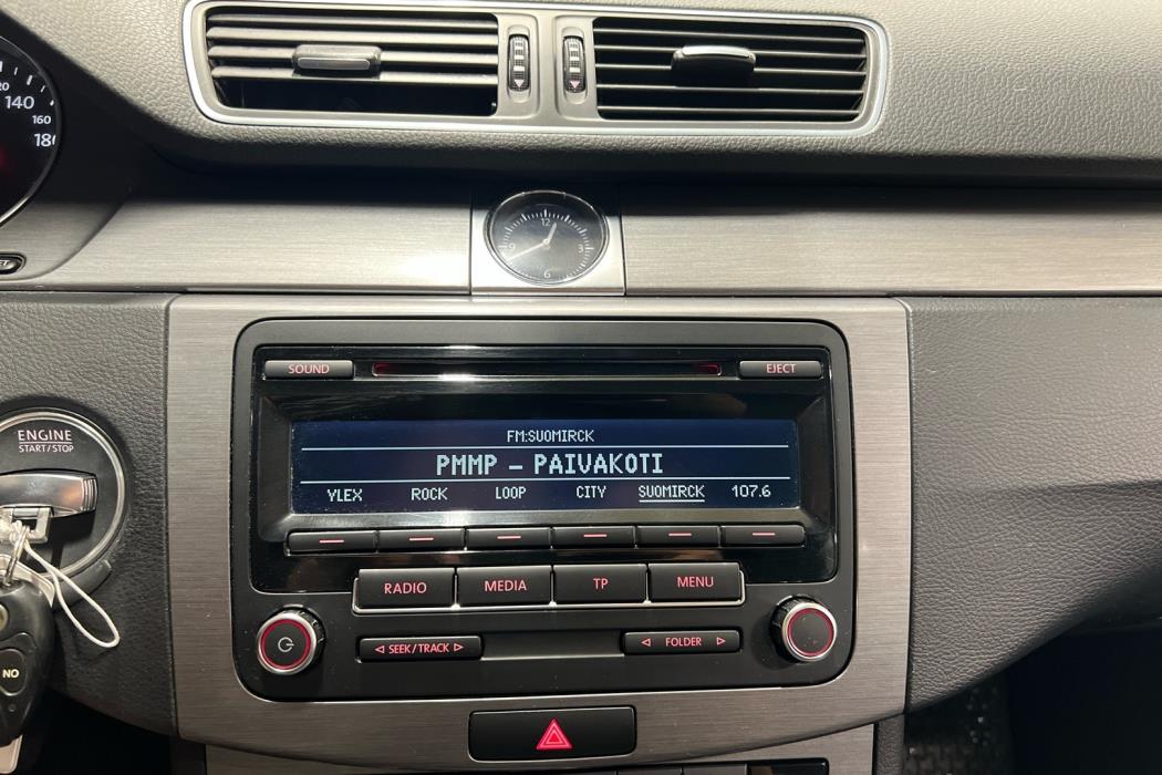 VOLKSWAGEN Passat 2013