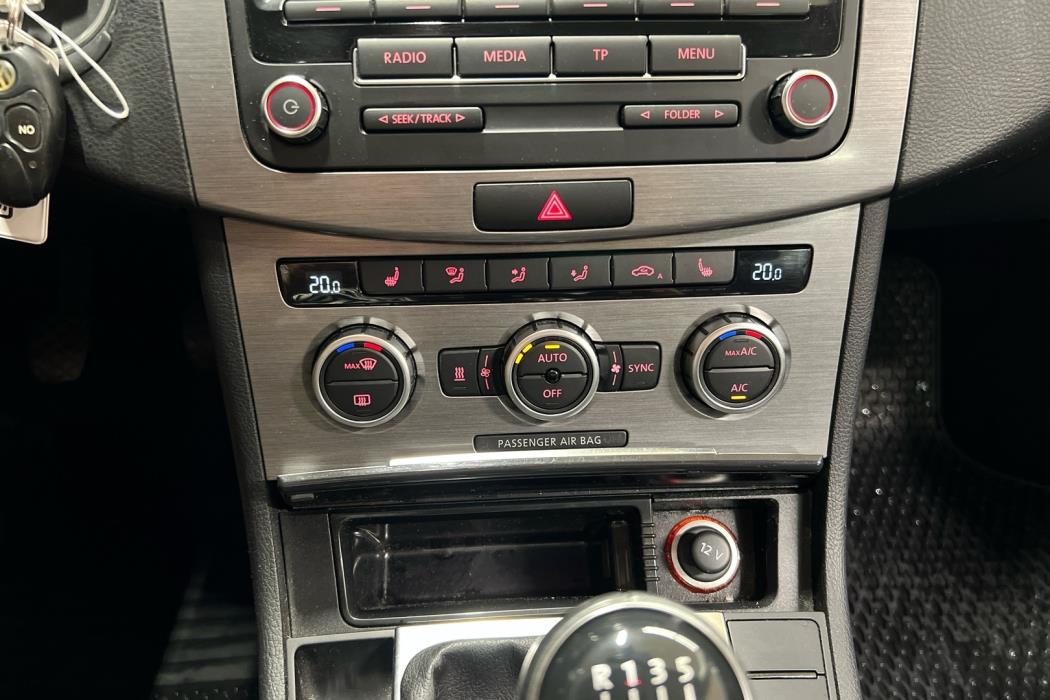 VOLKSWAGEN Passat 2013