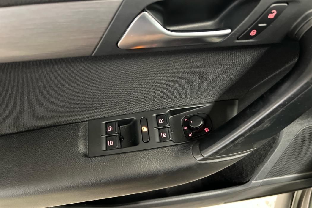 VOLKSWAGEN Passat 2013