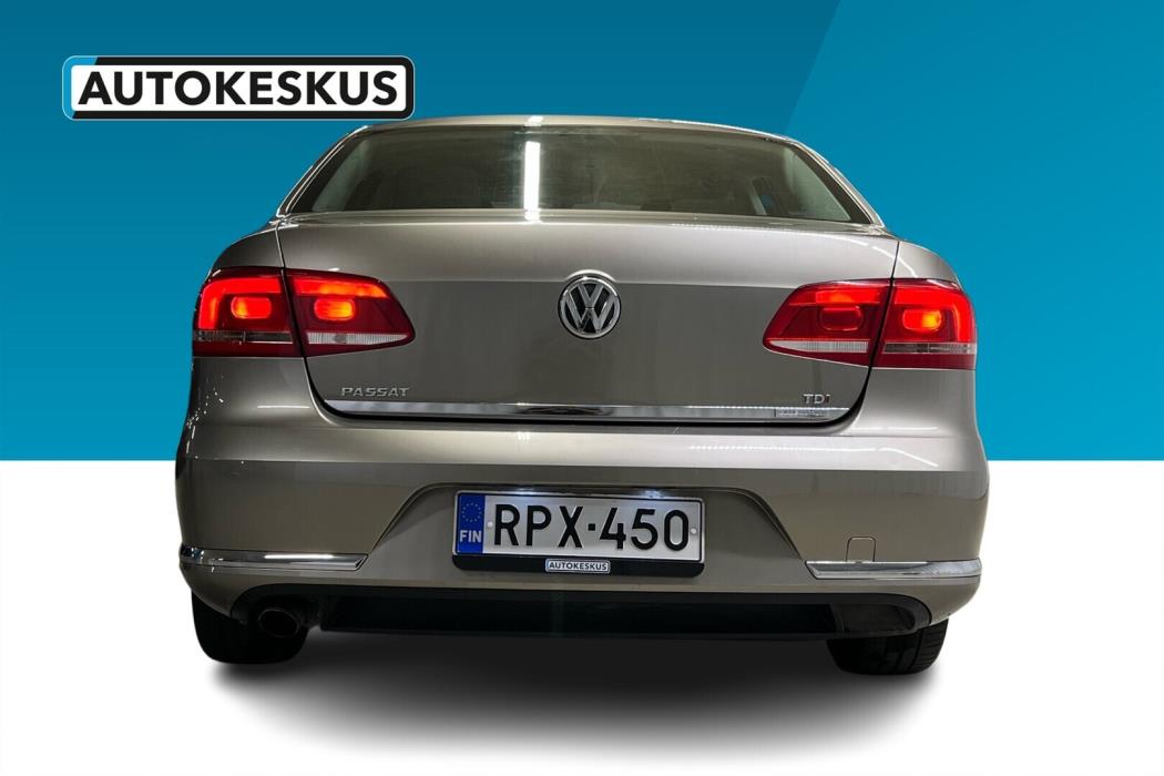 VOLKSWAGEN Passat 2013