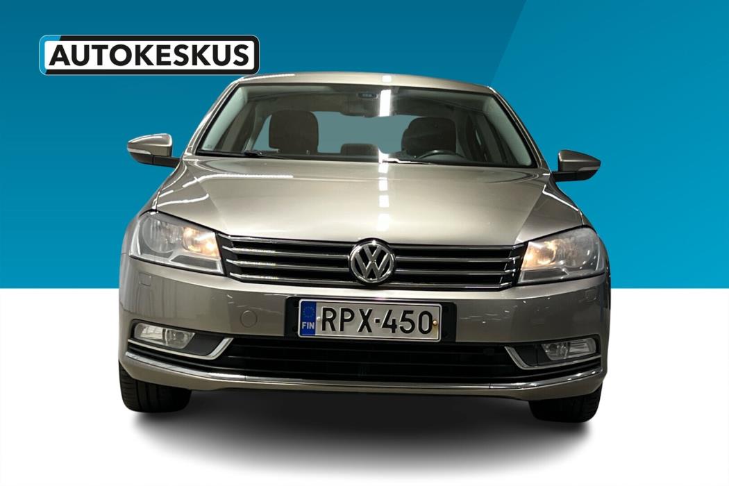 VOLKSWAGEN Passat 2013