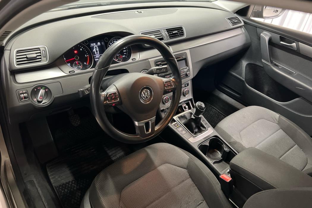 VOLKSWAGEN Passat 2013