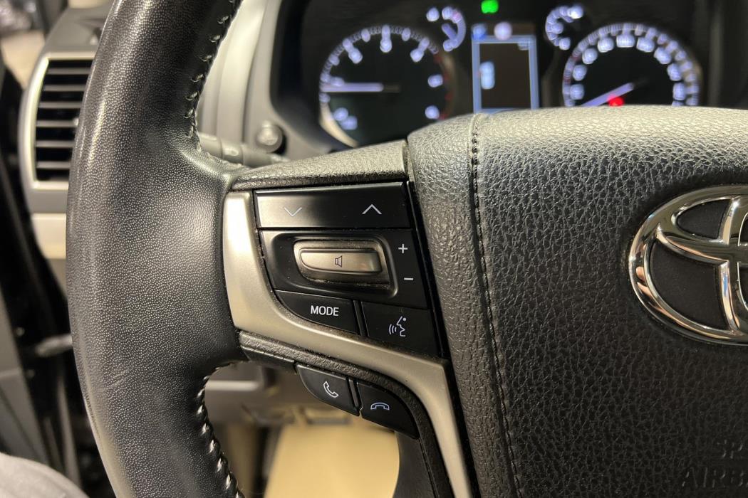 TOYOTA Land Cruiser 2021