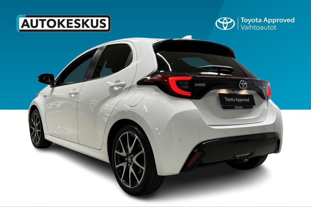 TOYOTA Yaris 2021