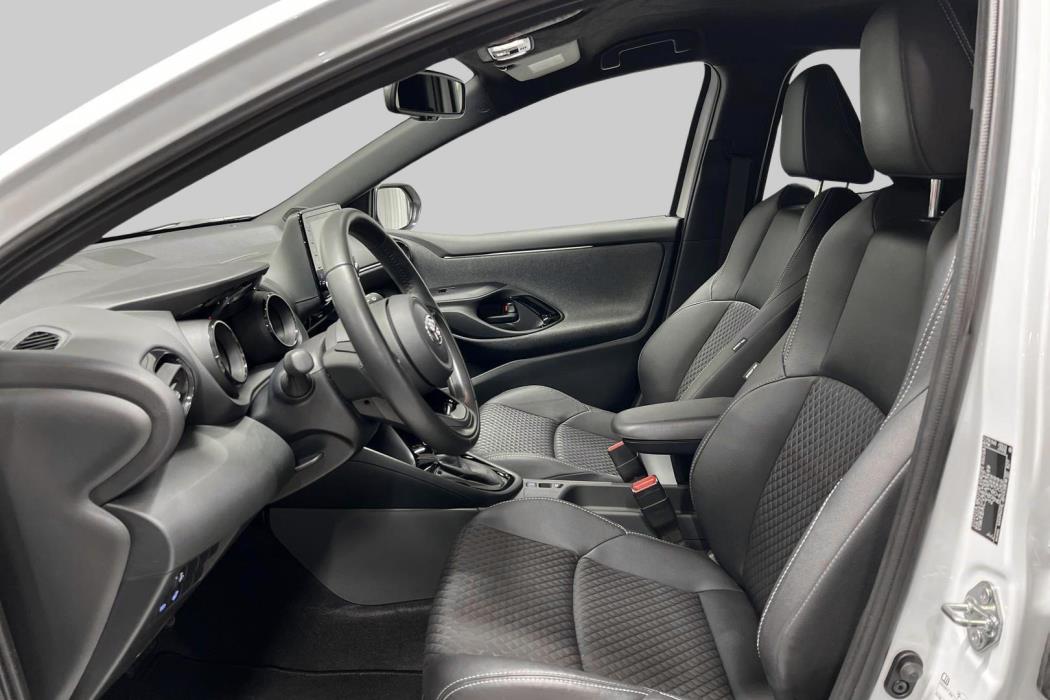 TOYOTA Yaris 2021
