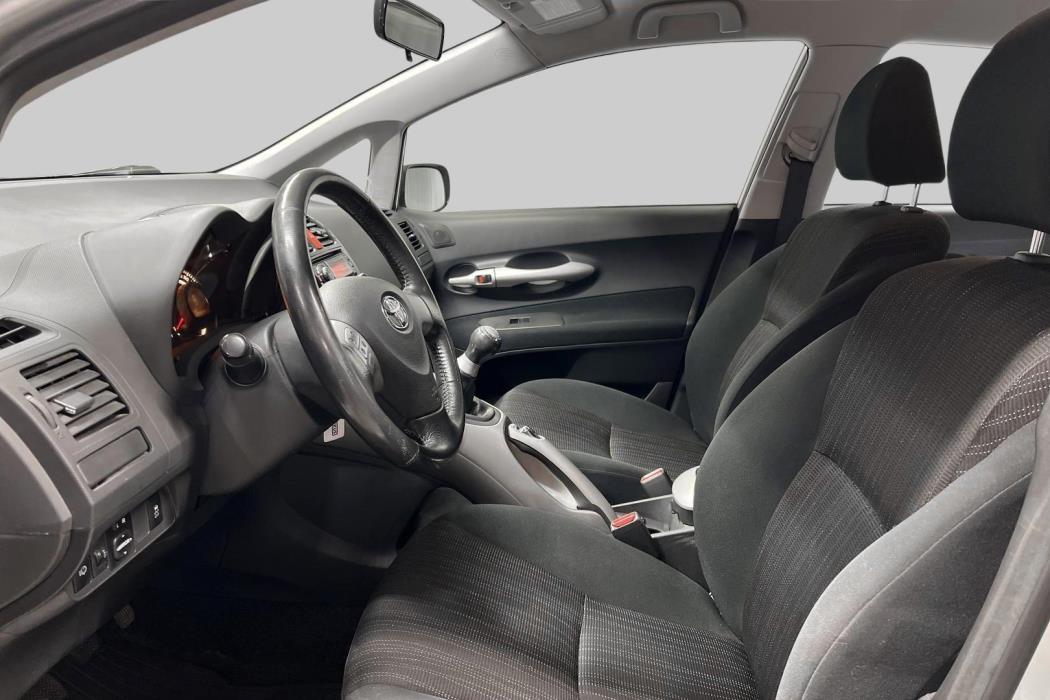 TOYOTA Auris 2007