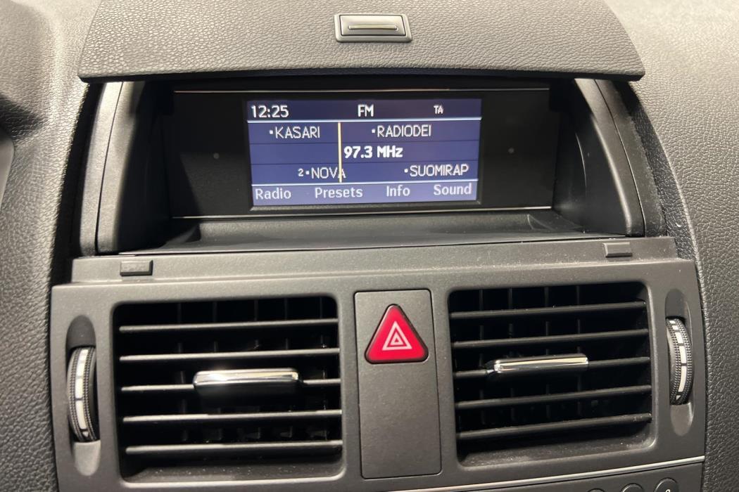 MERCEDES-BENZ C 2011