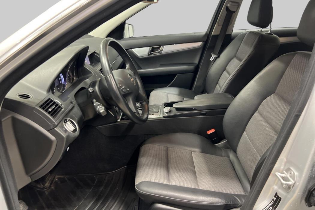 MERCEDES-BENZ C 2011