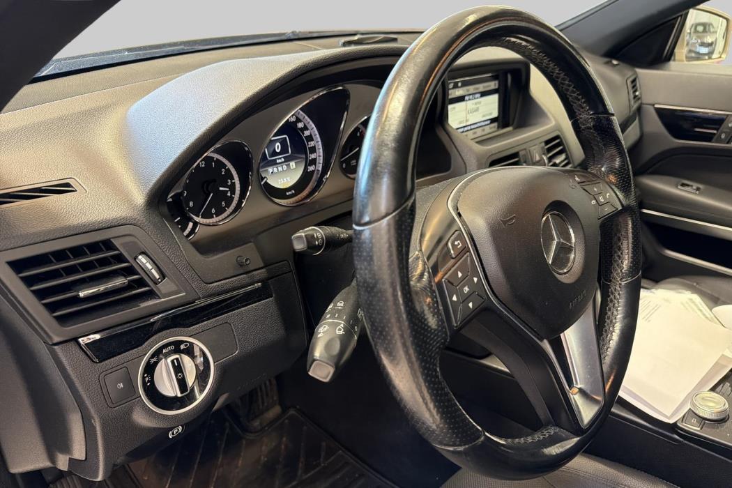 MERCEDES-BENZ E 2012