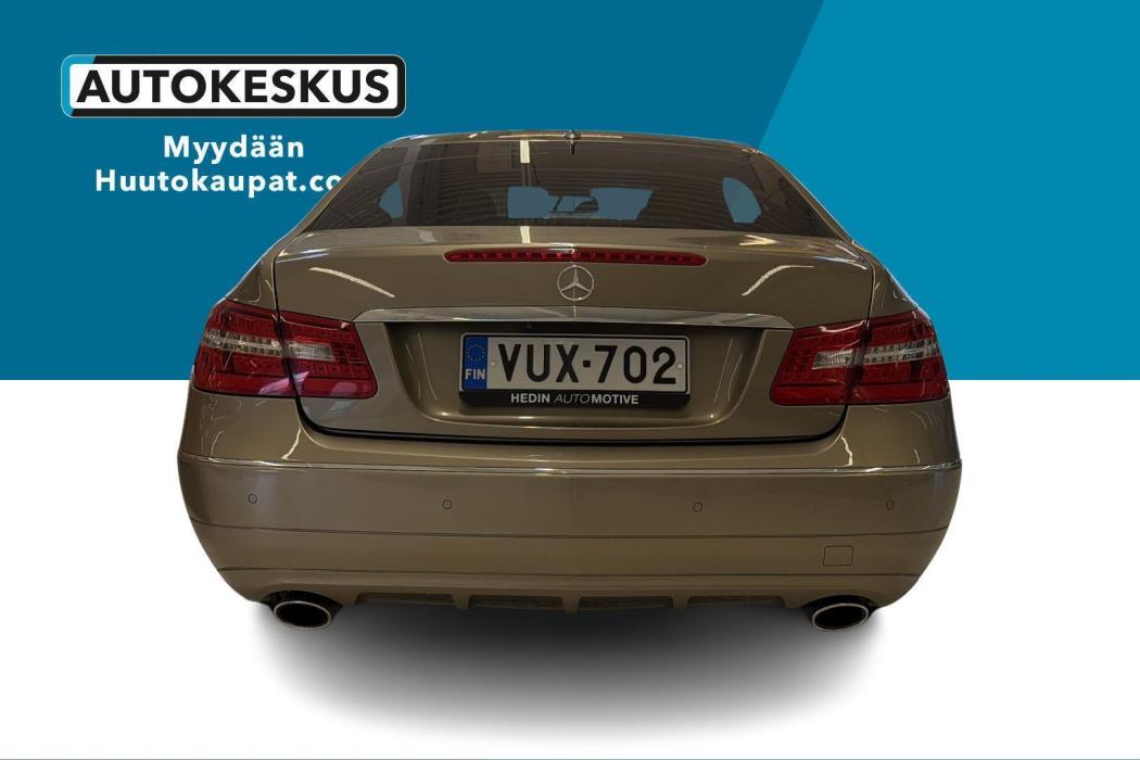 MERCEDES-BENZ E 2012