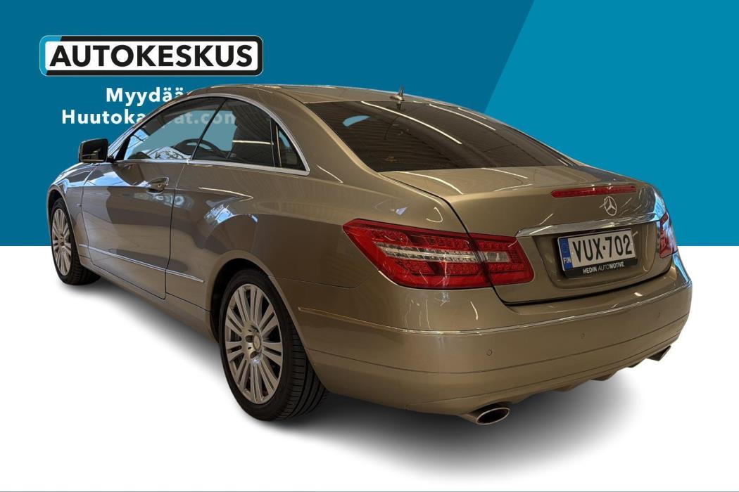MERCEDES-BENZ E 2012
