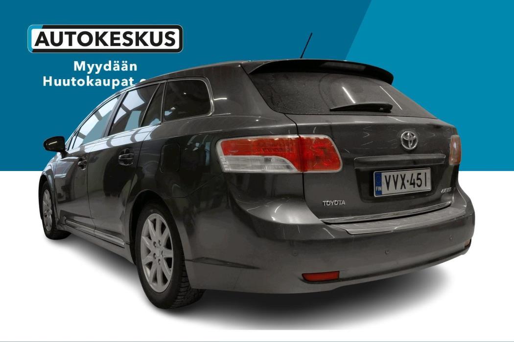 TOYOTA Avensis 2011