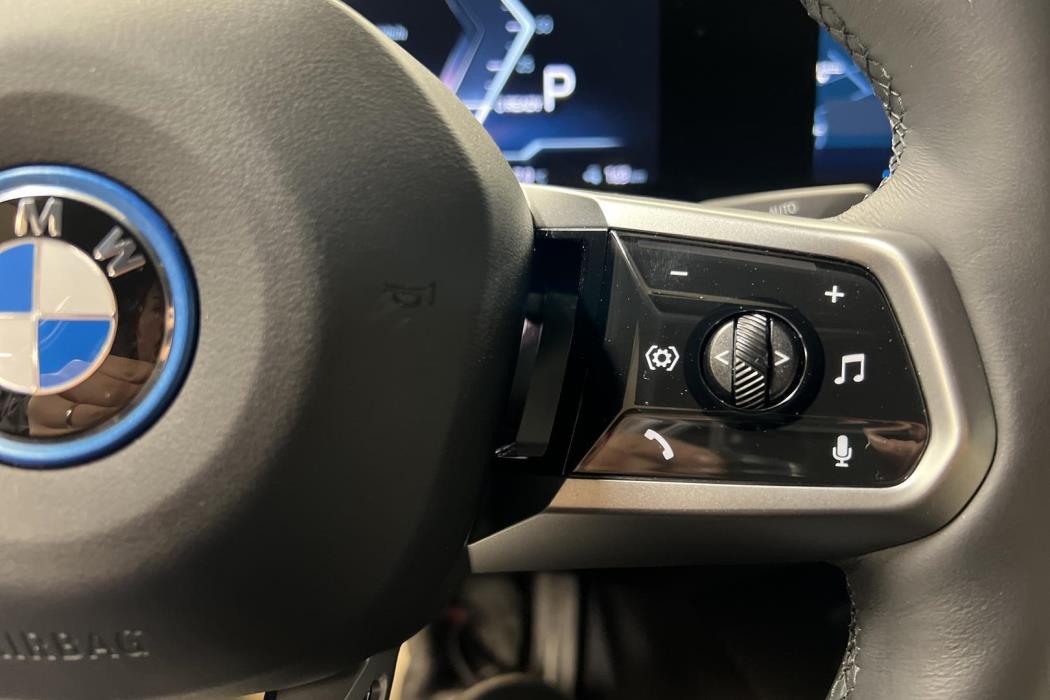 BMW i5 2025