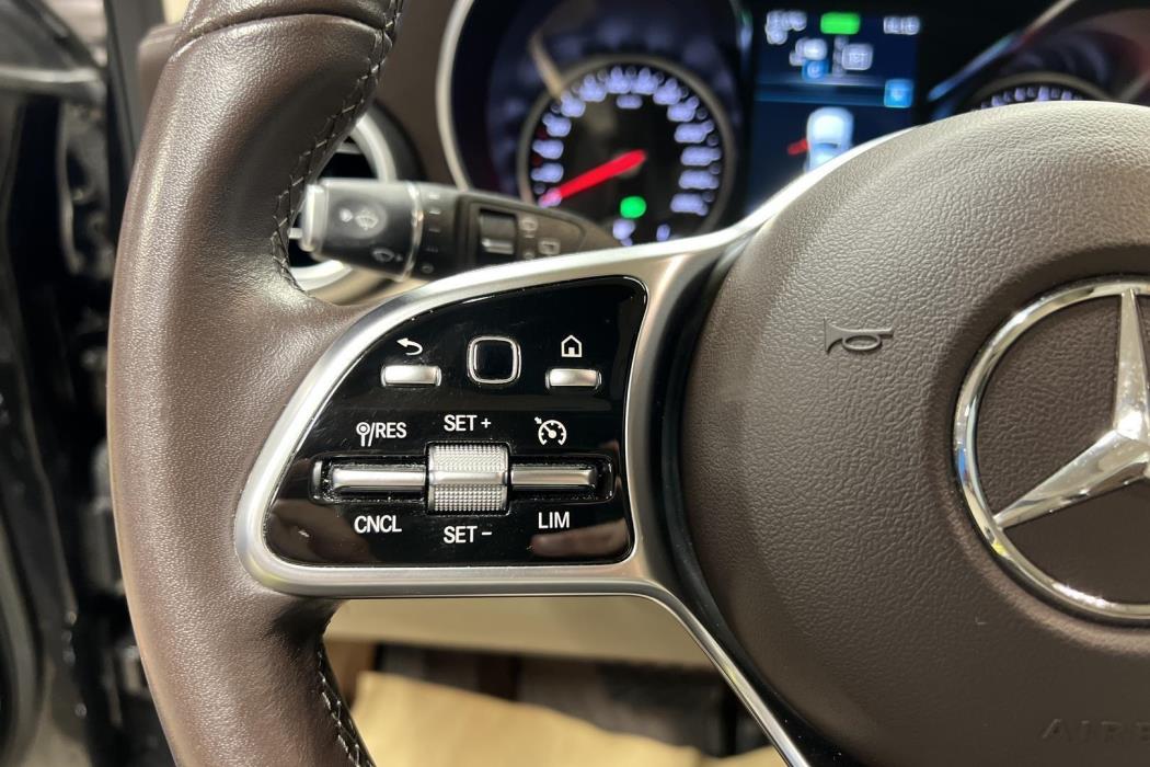 MERCEDES-BENZ GLC 2021