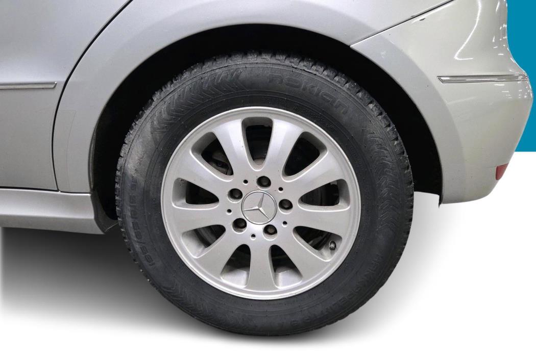 MERCEDES-BENZ A 2011