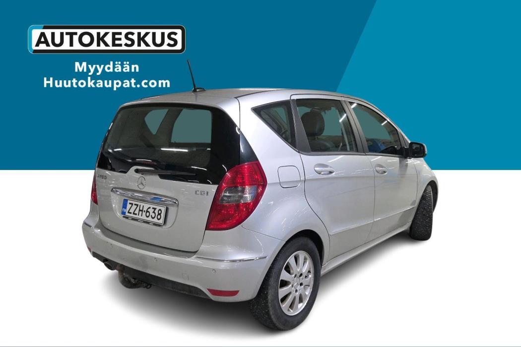 MERCEDES-BENZ A 2011